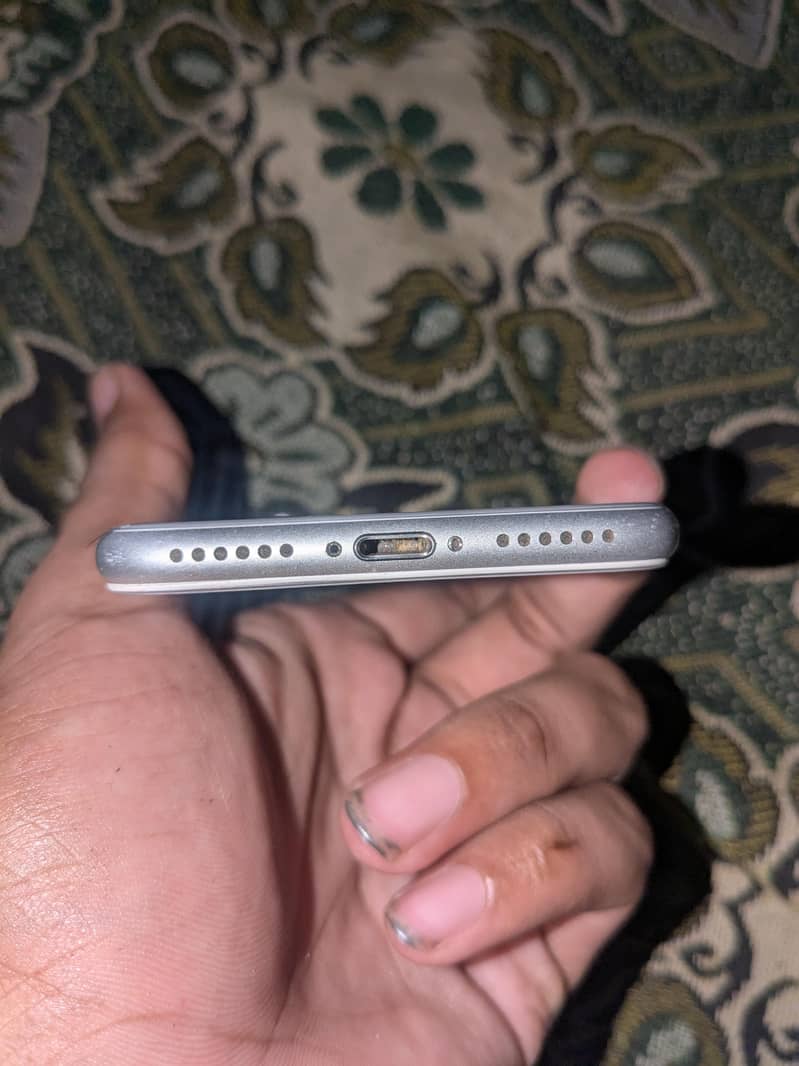 Apple iPhone 8 7