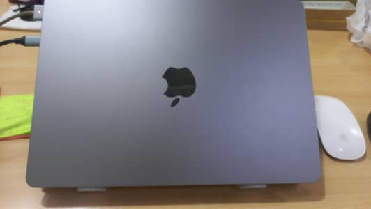 Macbook Air M2 (2022) - Excellent Condition
