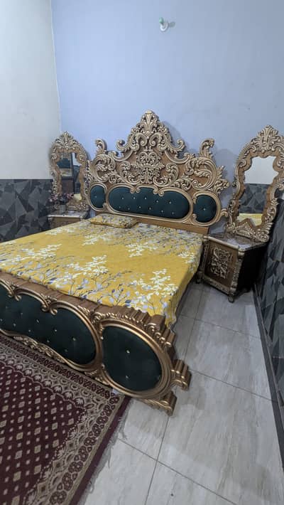 king size beautiful bed for sale in Gujranwala