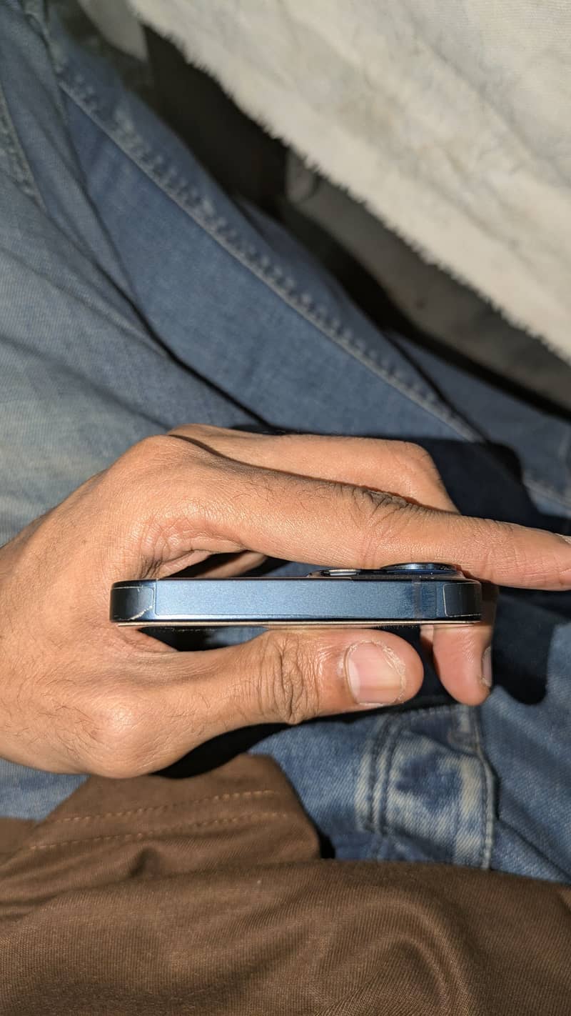 Apple iPhone 14 2