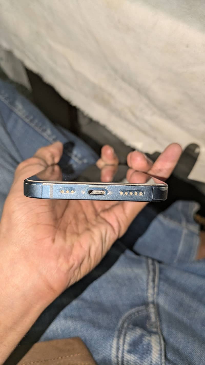 Apple iPhone 14 3