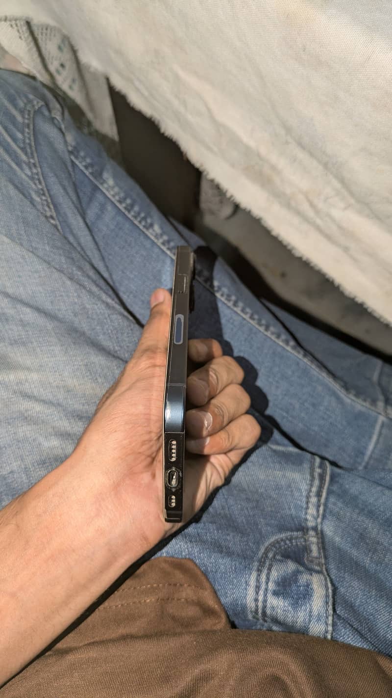 Apple iPhone 14 5
