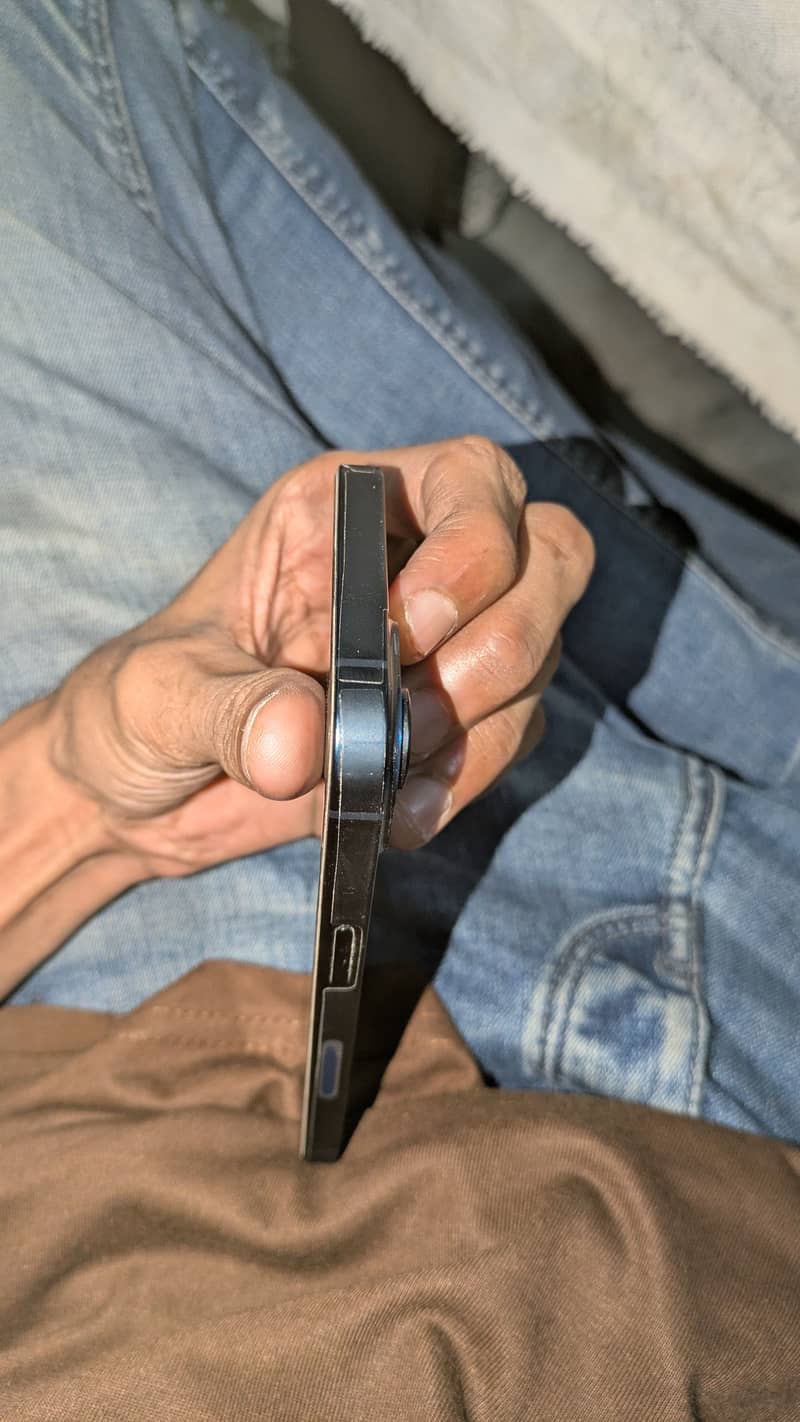 Apple iPhone 14 9