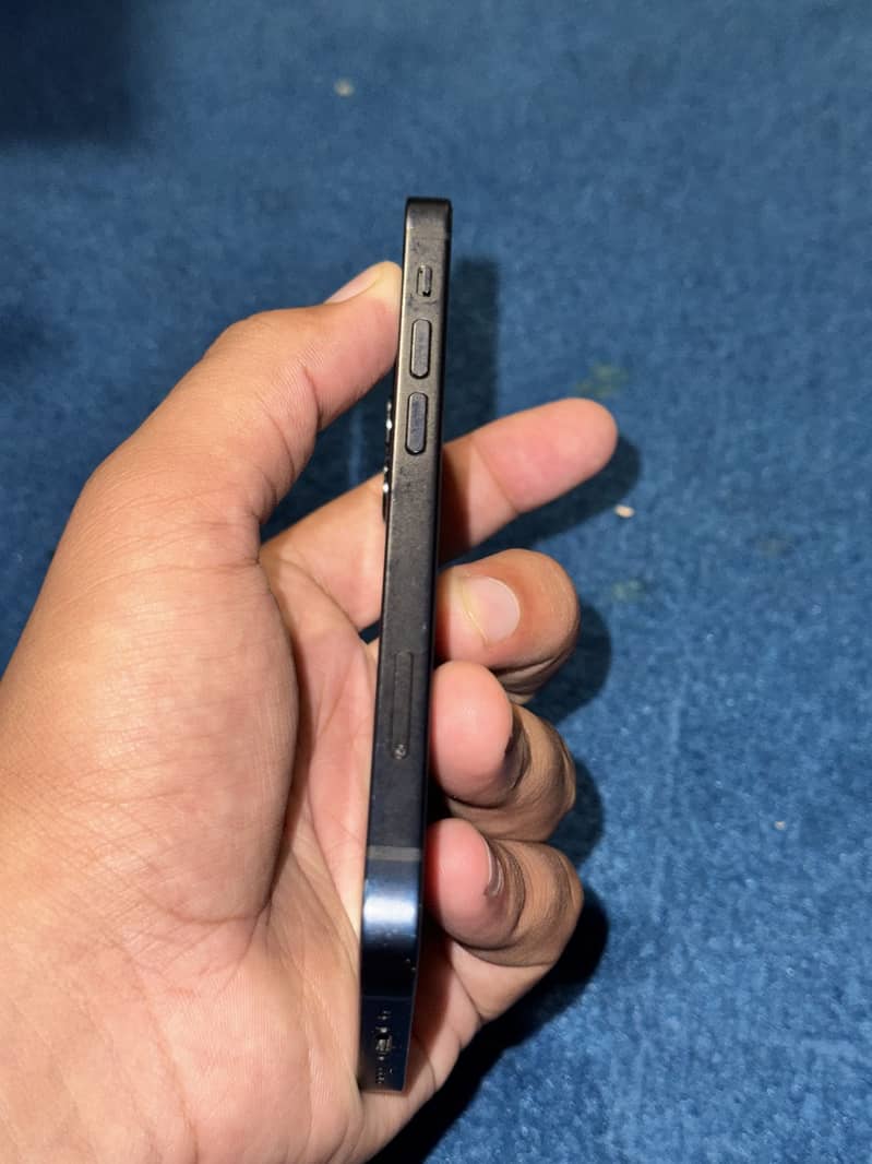 Apple iPhone 12 mini 3