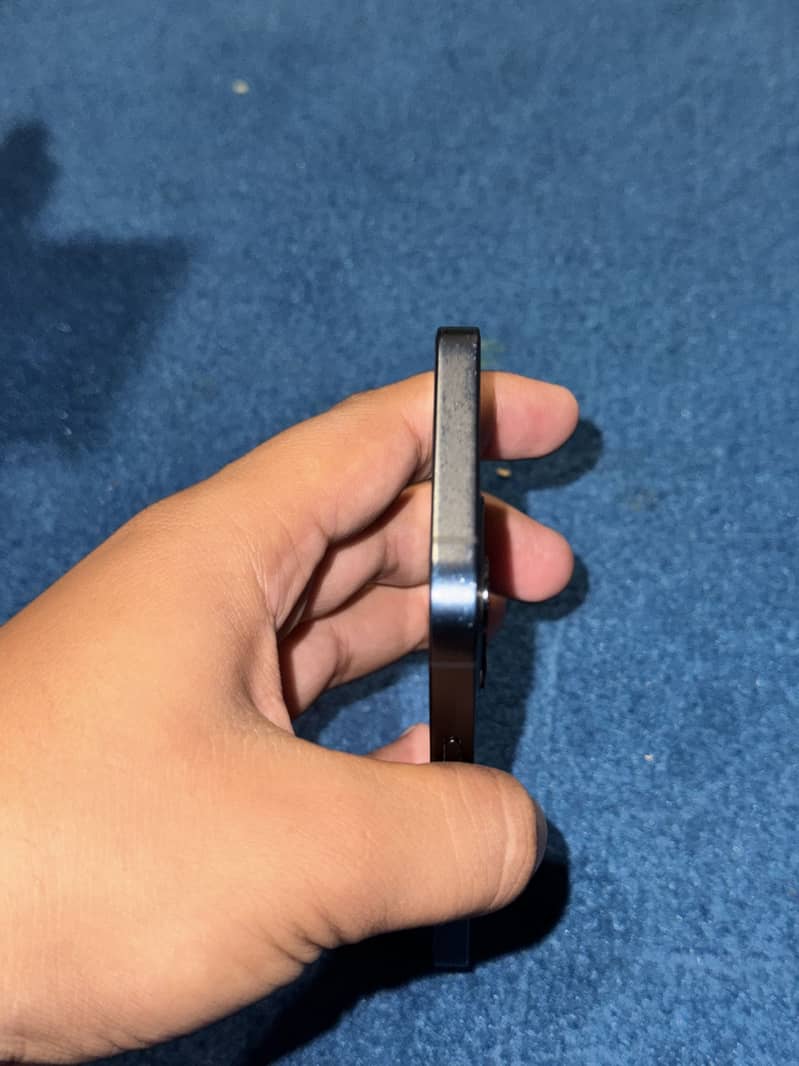 Apple iPhone 12 mini 4