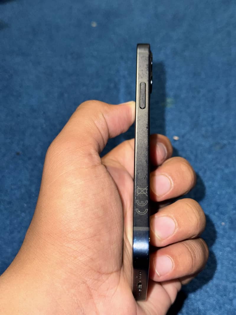 Apple iPhone 12 mini 6