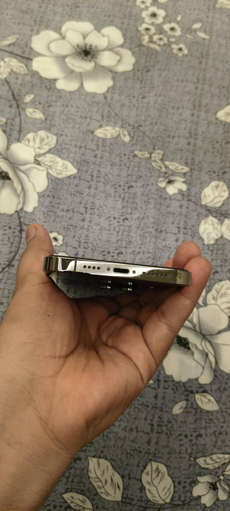 Apple iPhone 13 Pro Max 0