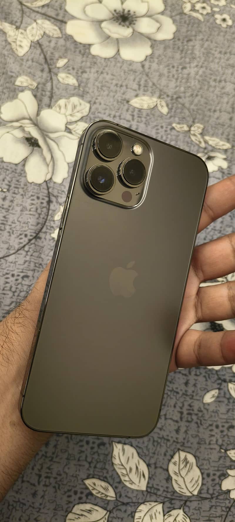 Apple iPhone 13 Pro Max 1