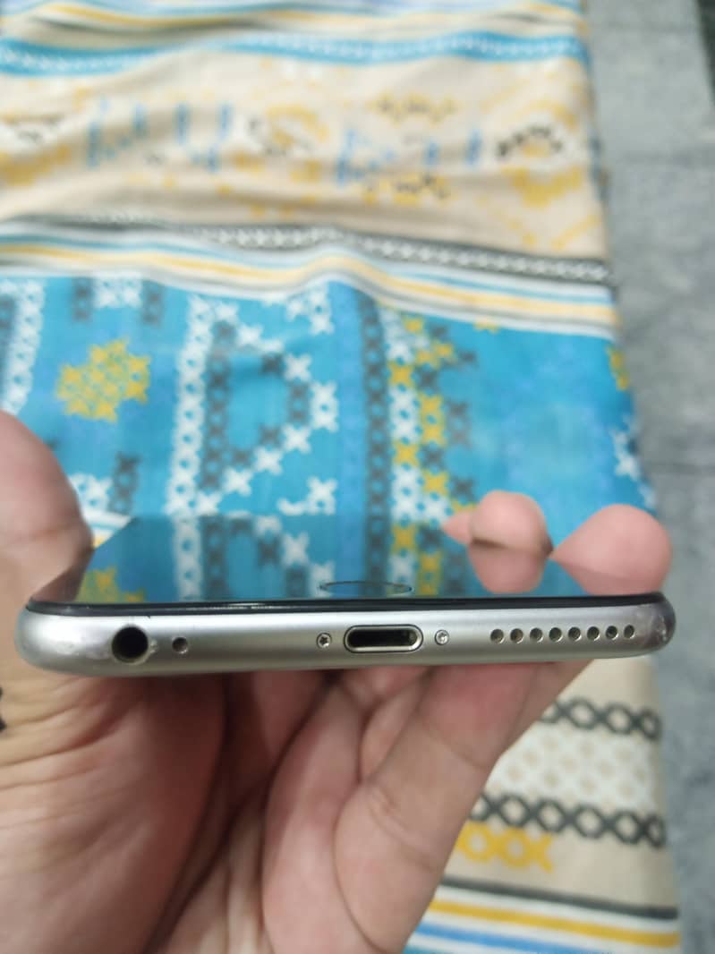 Apple iPhone 6S Plus 0