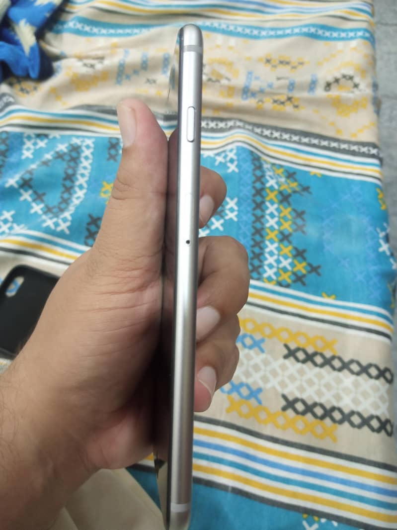 Apple iPhone 6S Plus 2
