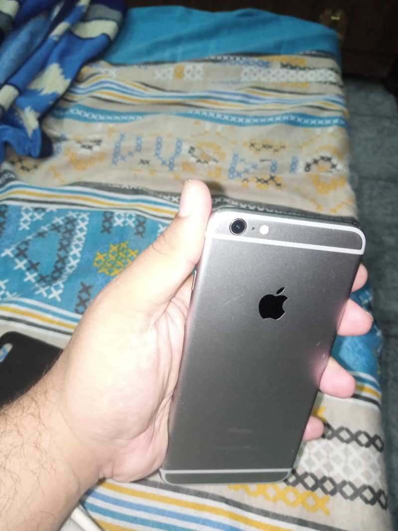 Apple iPhone 6S Plus 4