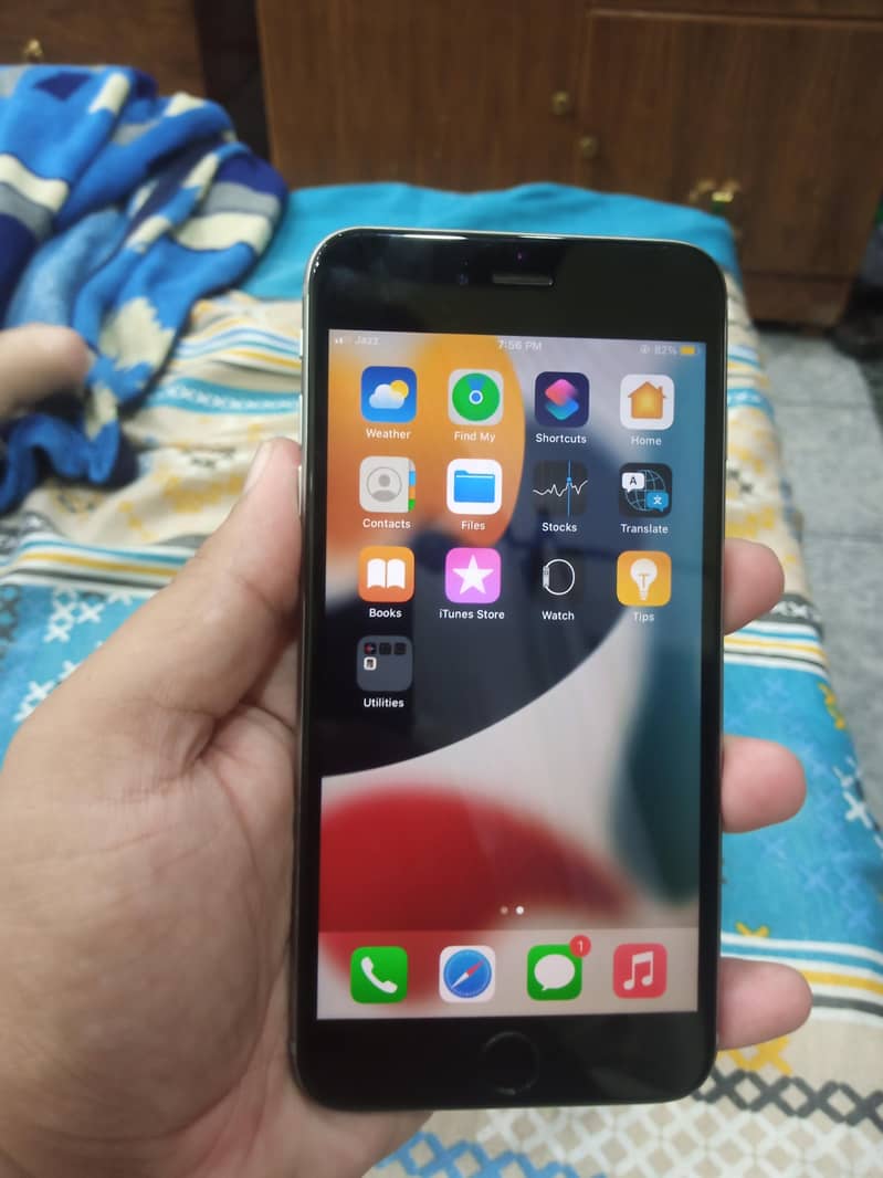 Apple iPhone 6S Plus 11