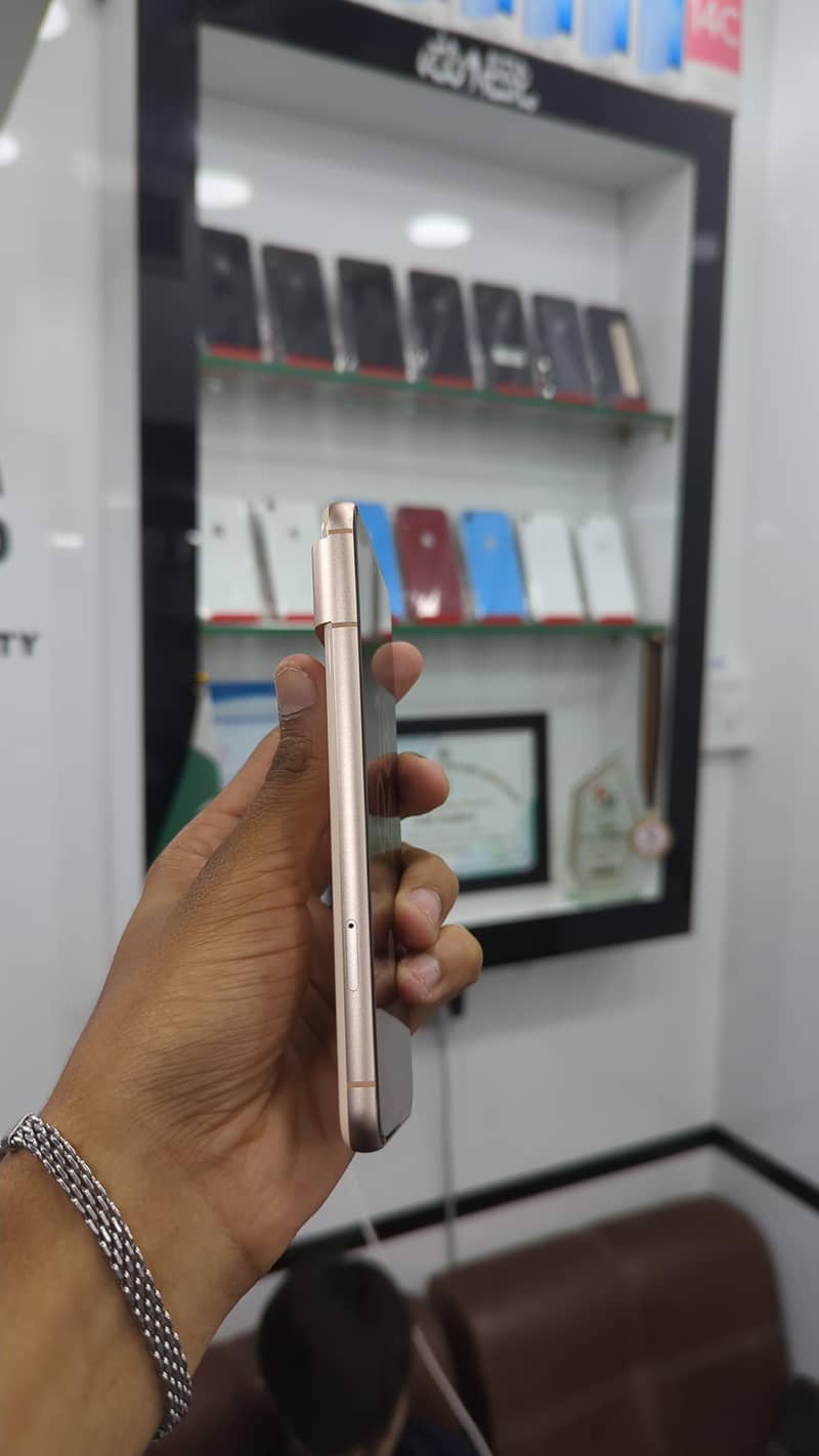 Google Pixel 8 2