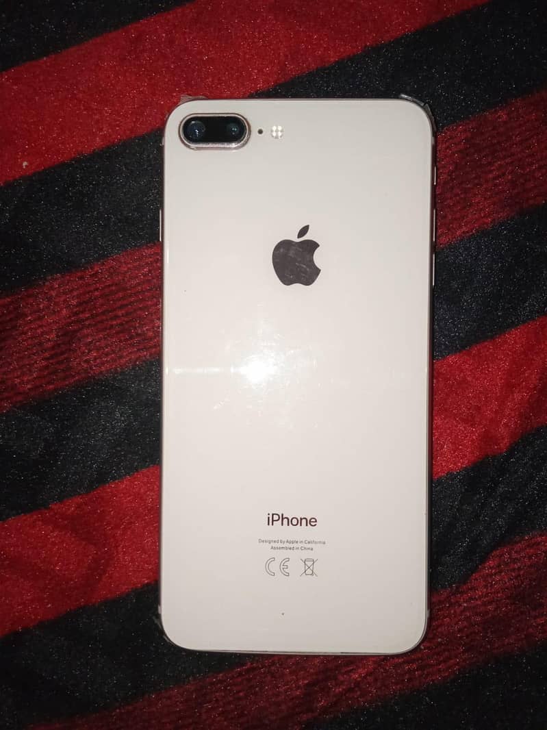 Apple iPhone 8 Plus 1
