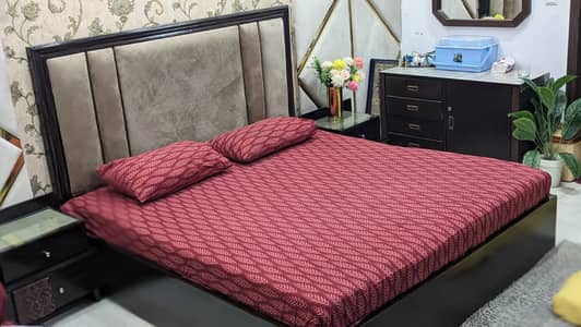 Luxury king size bed set excellent condition bed + 2 side tables only