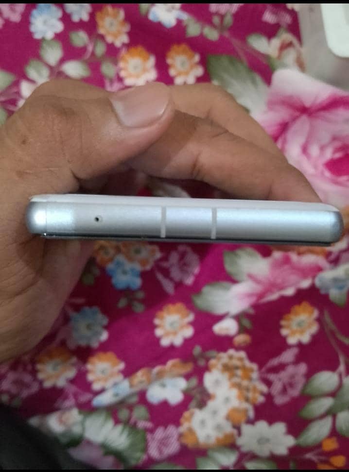 Google Pixel 7a 4