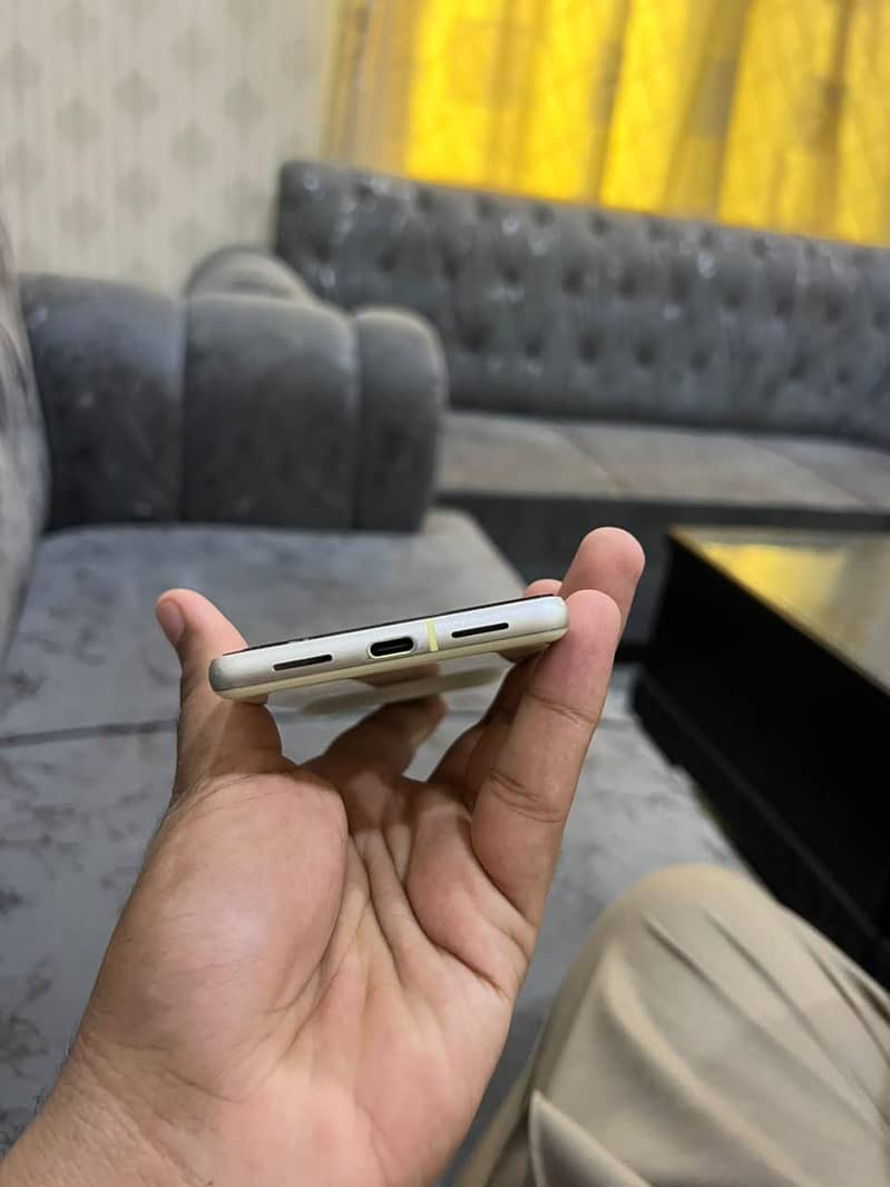 Google Pixel 7 3