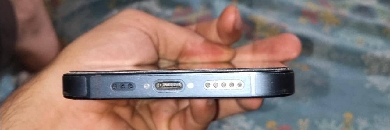 Apple iPhone 13 2