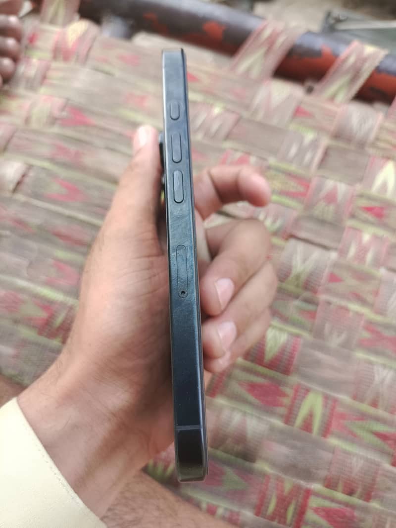 Iphone 16 pro 5