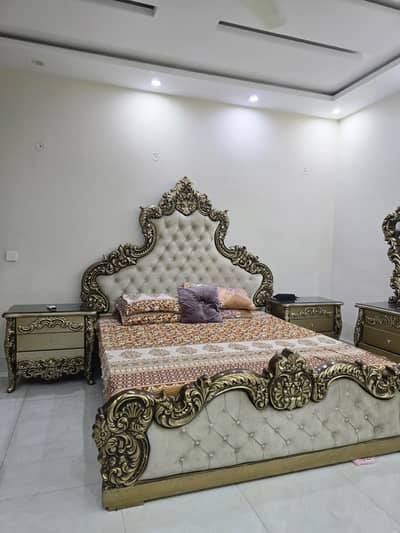 king bed dressing and orthopedic mattress