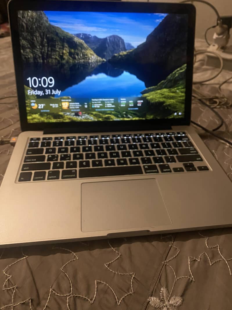 MacBook 2