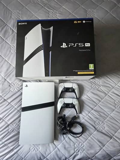 PS5 Pro 2tb With Disc Drive & 2 Controlars With Complete Box