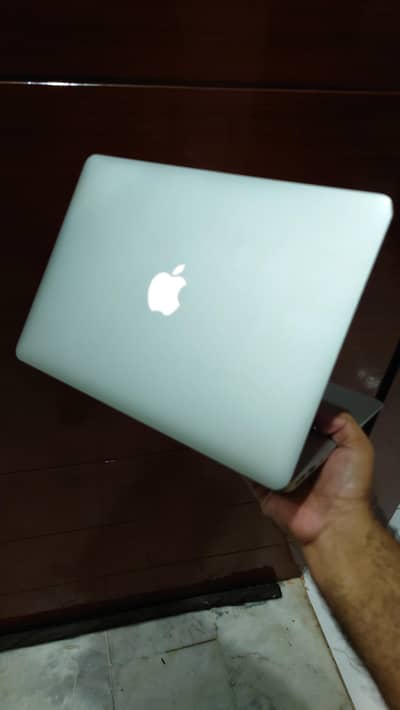 MacBook air 8/256gb