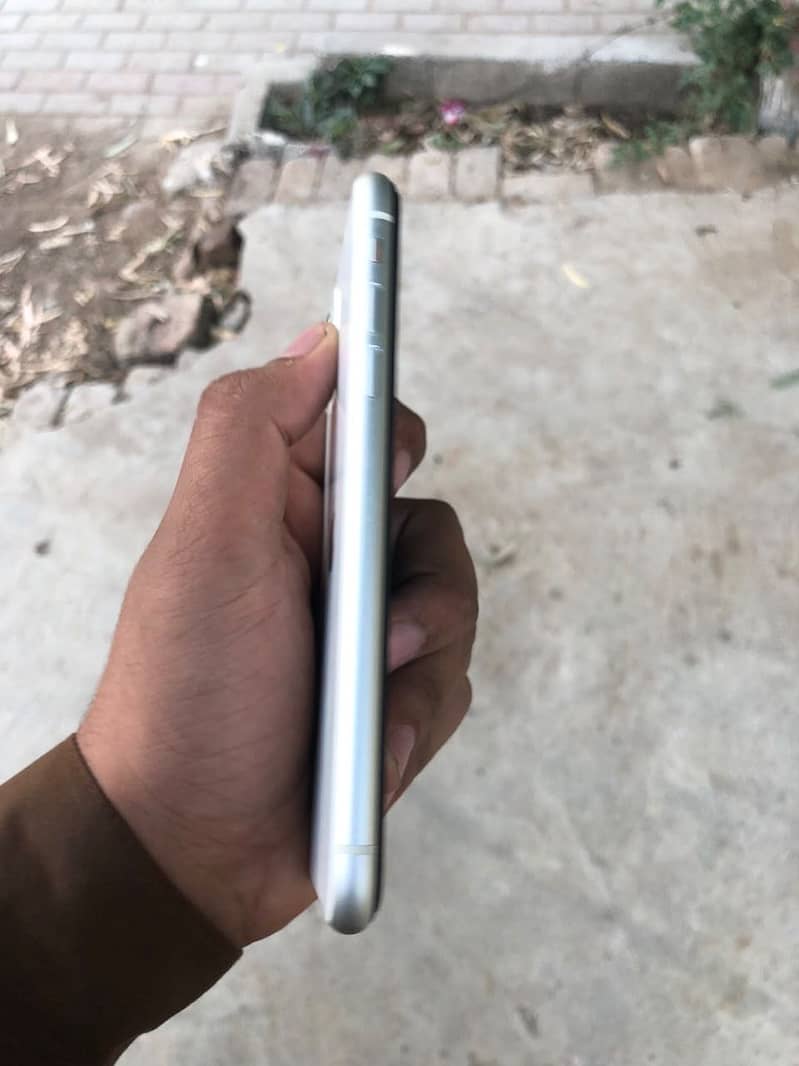 Apple iPhone 11 2