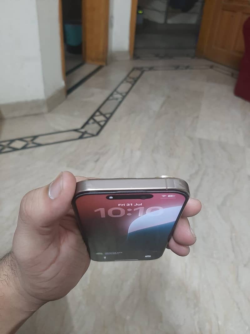 Apple iPhone 16 Pro 5