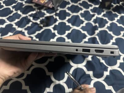 Dell 5450  Ultra 5 135u  8gb ddr5 5600mhz /512gb nvme