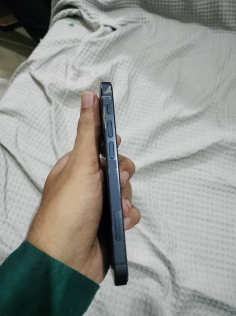 Apple iPhone 12 mini 1