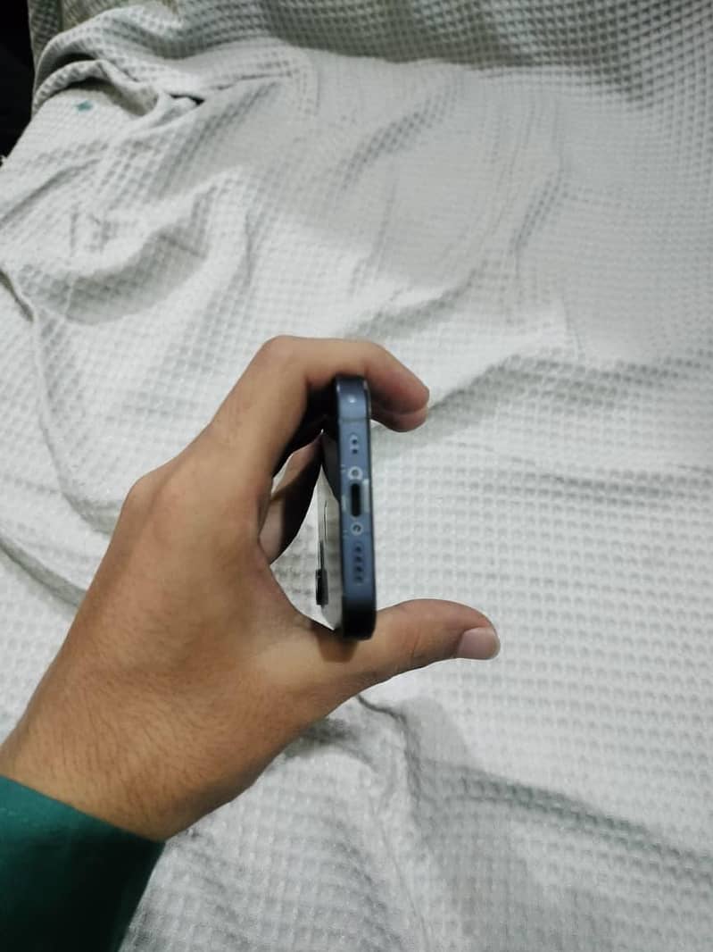 Apple iPhone 12 mini 3