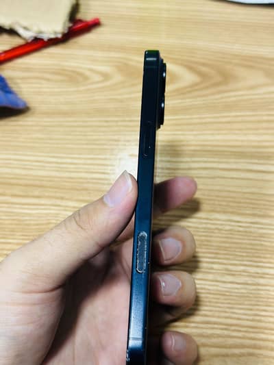 Apple iPhone 16 Plus 128. Gb 10/8 condition camera button kharab