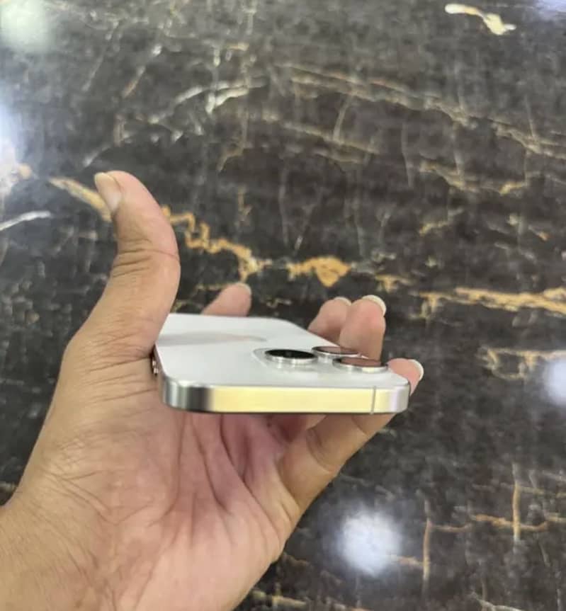 Apple iPhone 15 Pro 3