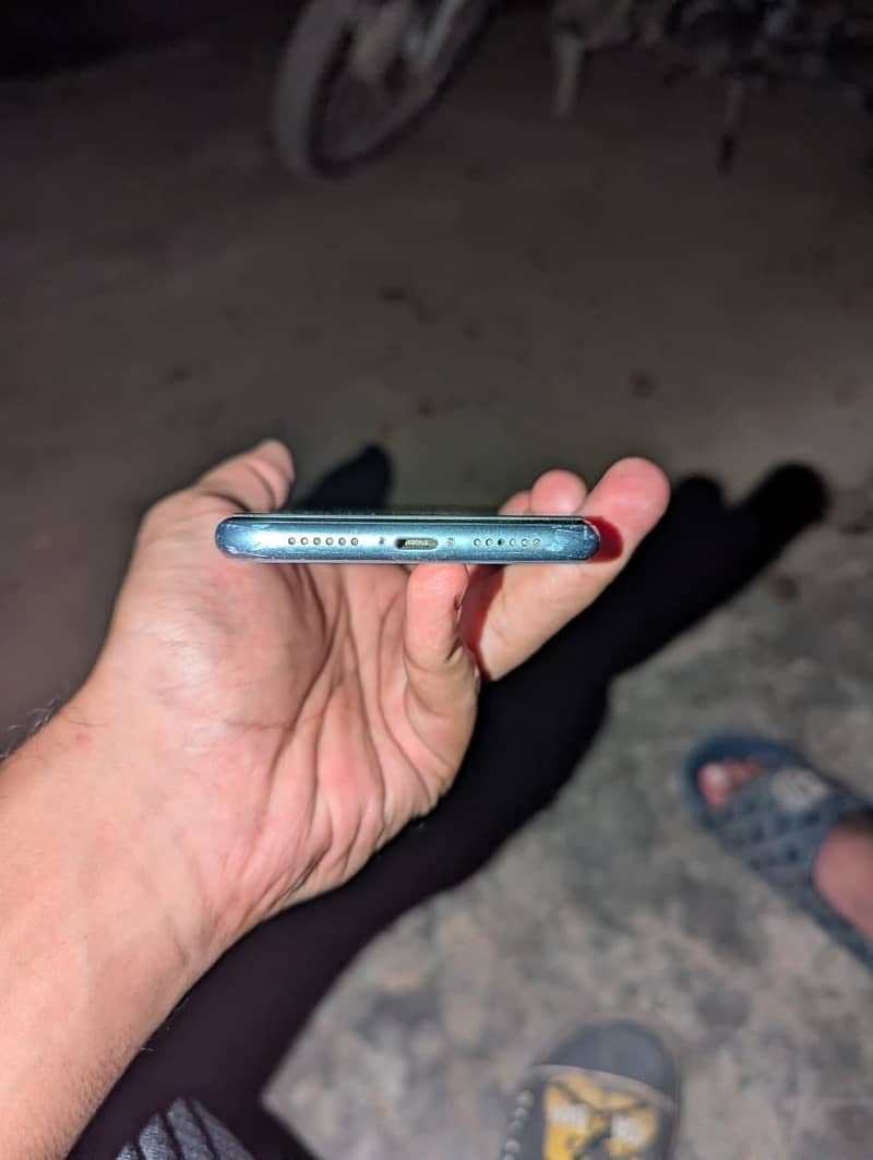 Apple iPhone 11 2
