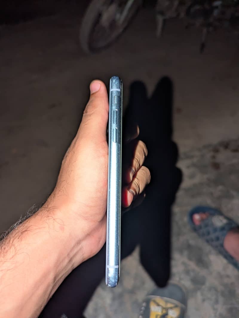 Apple iPhone 11 3