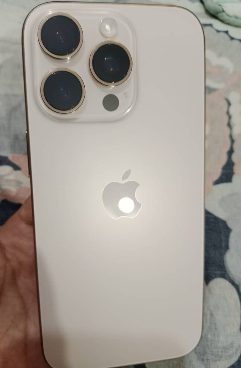 Apple iPhone 16 Pro 5