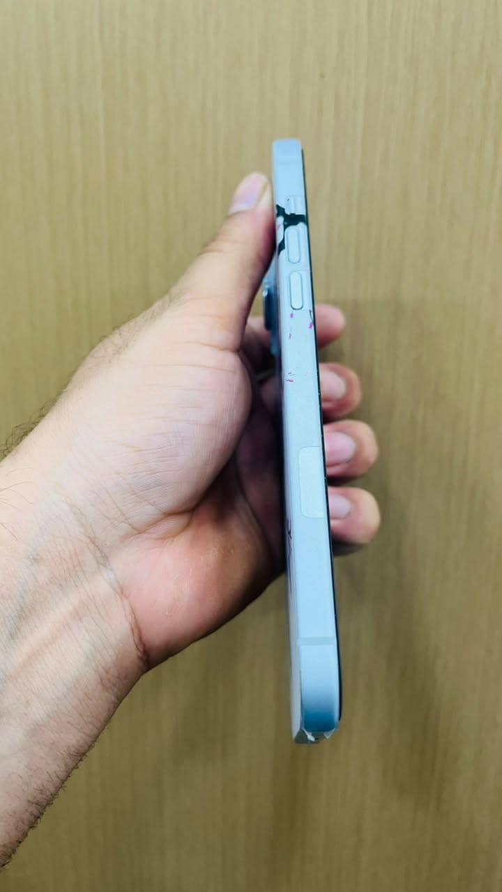Apple iPhone 15 plus 2