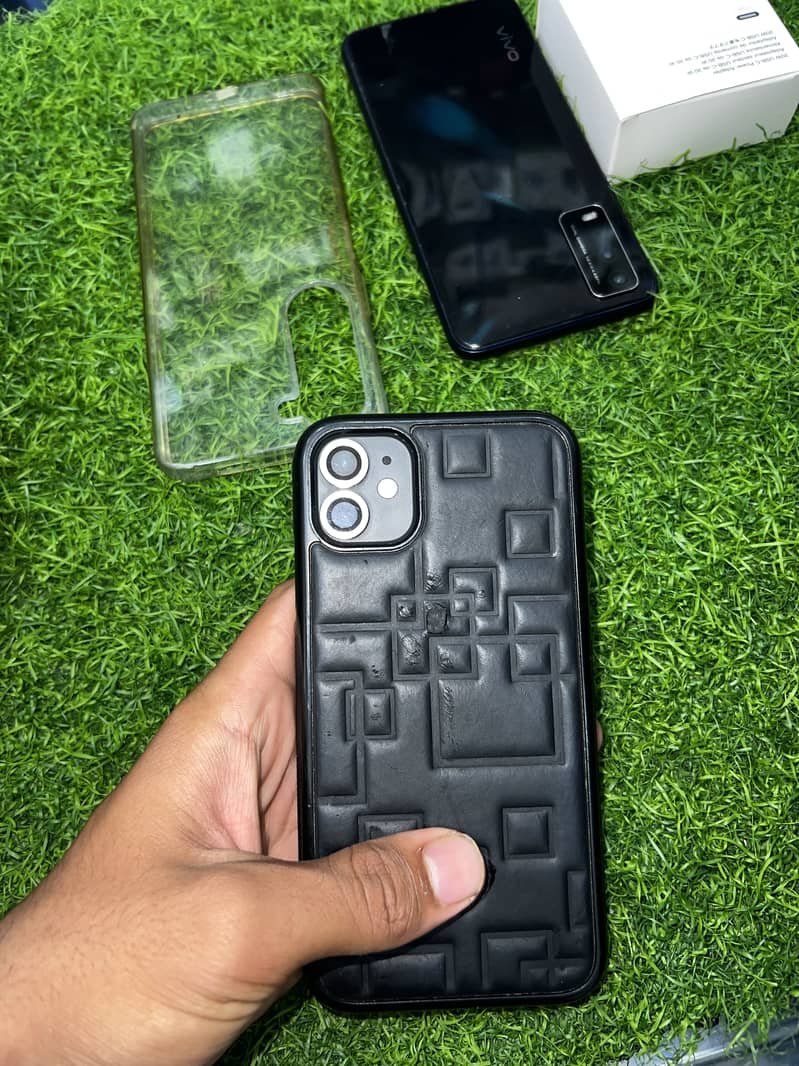Apple iPhone 11 0