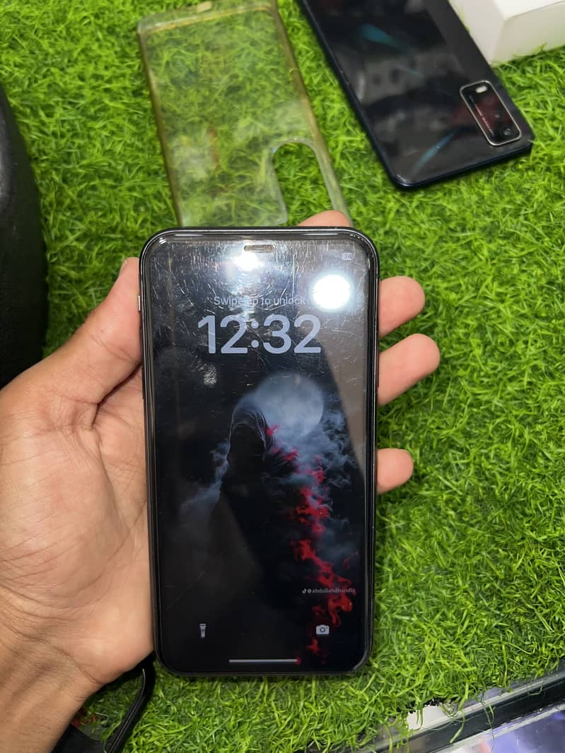 Apple iPhone 11 6