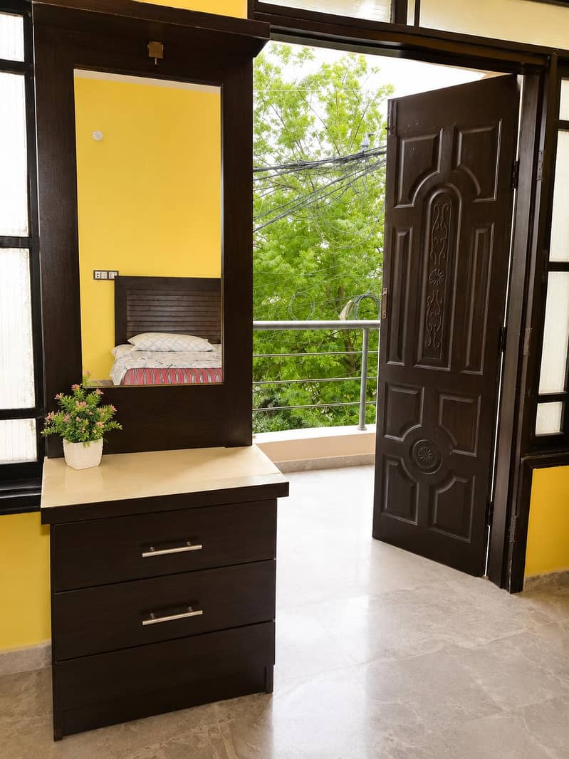3 drawer dressing table 0