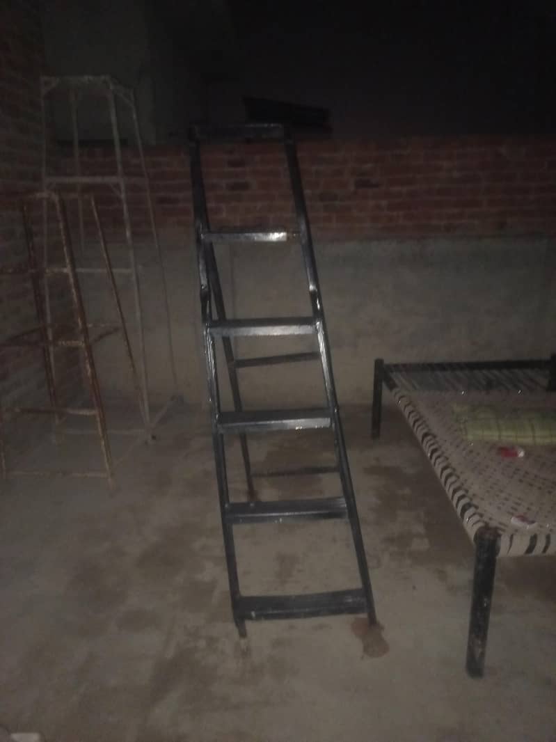 سیڑھی برائے فروخت 1