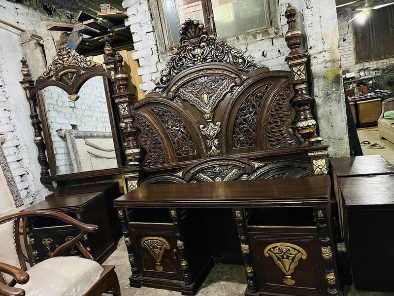 Bed dressing table and side tables 0