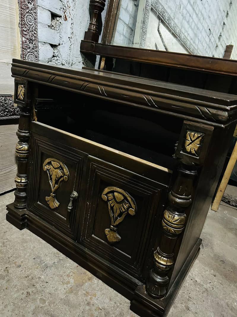 Bed dressing table and side tables 6