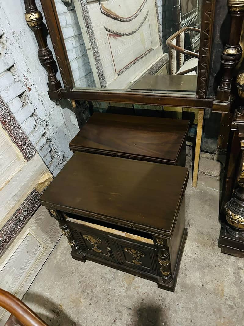 Bed dressing table and side tables 7
