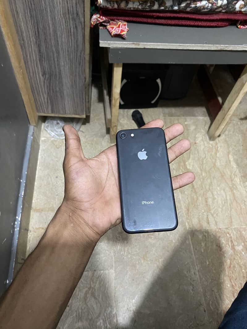 Apple iPhone 8 2