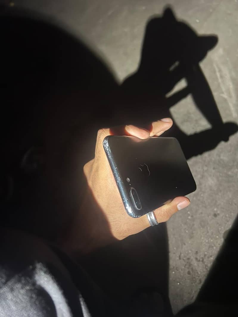 Apple iPhone 7 Plus 1