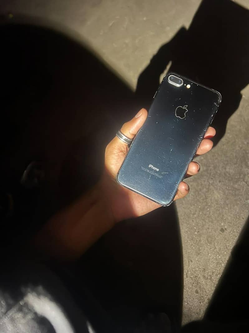 Apple iPhone 7 Plus 3