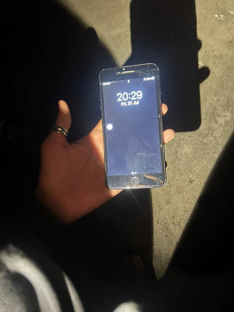Apple iPhone 7 Plus 4