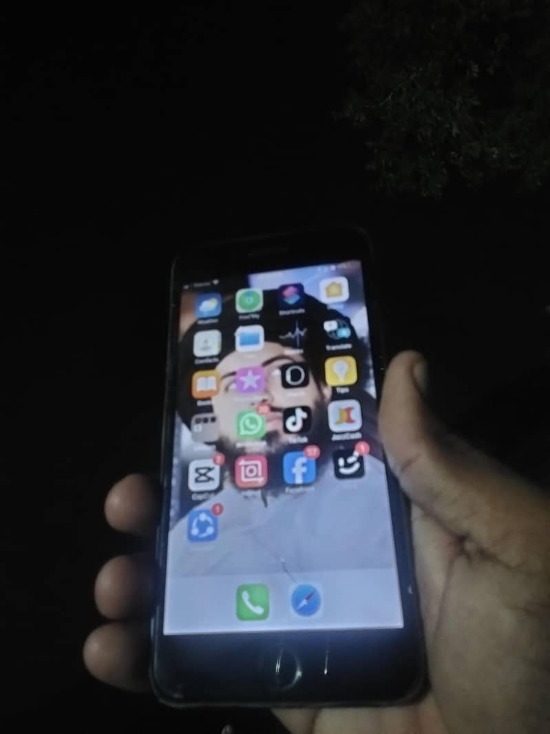 Apple iPhone 7 Plus 1